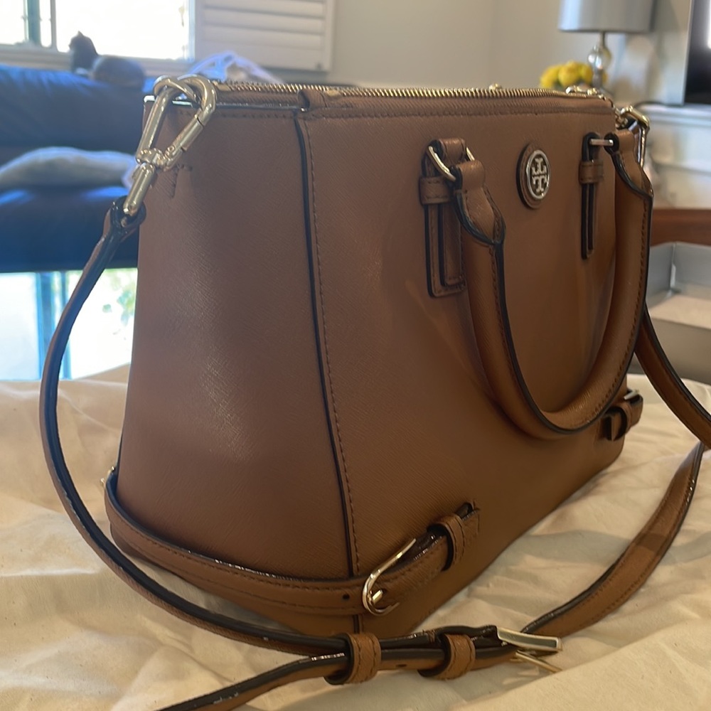 Tory Burch Leather Purse ๐ - Picture 3 of 14